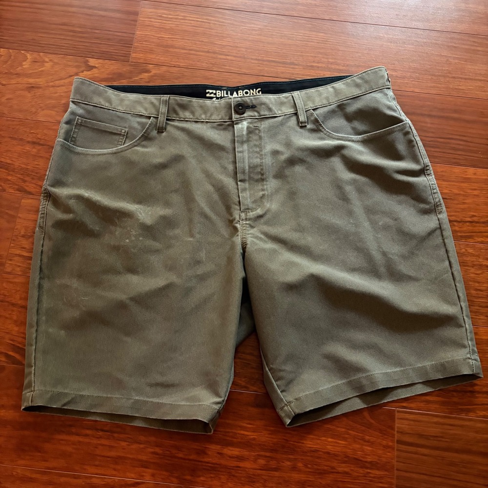 Billabong Submersibles Outsider Corduroy Hybrid Shorts Grey Mens Size 40